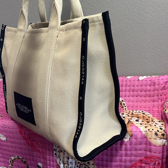 Authentic Marc Jacobs Jacquard Tote Bag Large - Picture 4 of 10